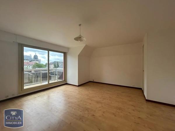 Appartement à louer 2 pièces 50.22m² Chartres (28000)