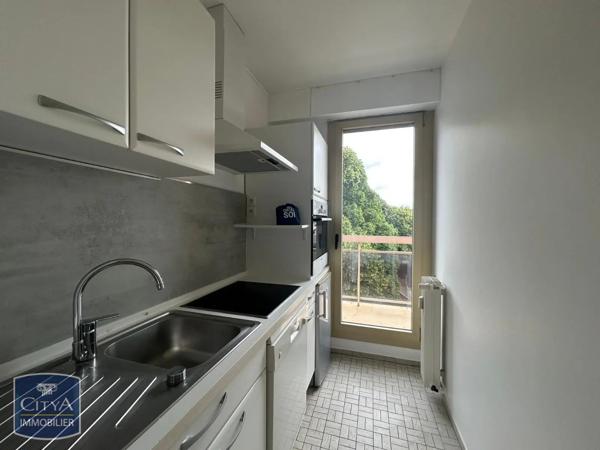 Appartement à louer 2 pièces 50.22m² Chartres (28000)