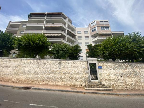 Appartement Dijon 2 pièce(s) 49.5 m2 + terrasse
