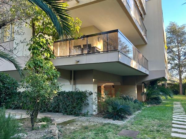 Cannes  : Grand 3 pièces de 98 m2, avec terrasse, garage et piscine