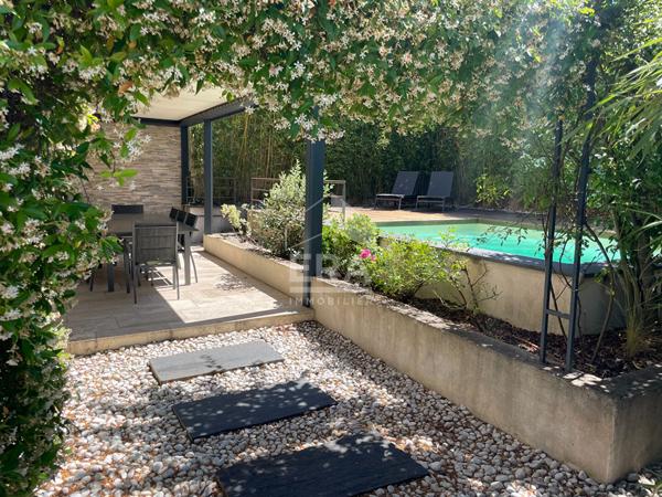 LES PENNES MIRABEAU - EXCLUSIVITE - Cité Haute - Maison contemporaine 4 chambres impeccable, sans vis-à-vis, avec studio indépendant et piscine, au calme absolu