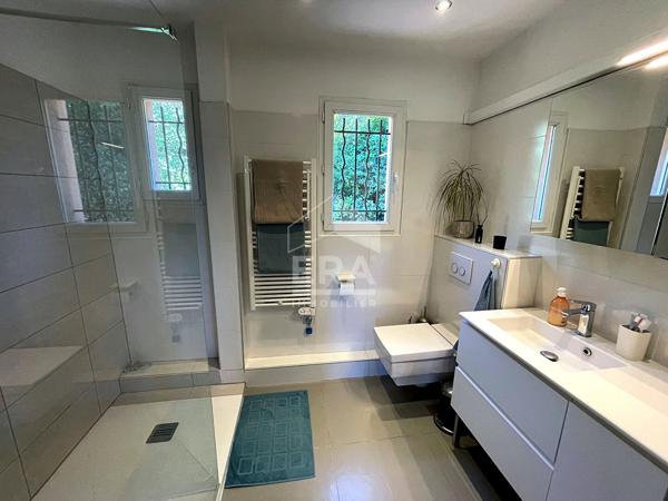 LES PENNES MIRABEAU - EXCLUSIVITE - Cité Haute - Maison contemporaine 4 chambres impeccable, sans vis-à-vis, avec studio indépendant et piscine, au calme absolu