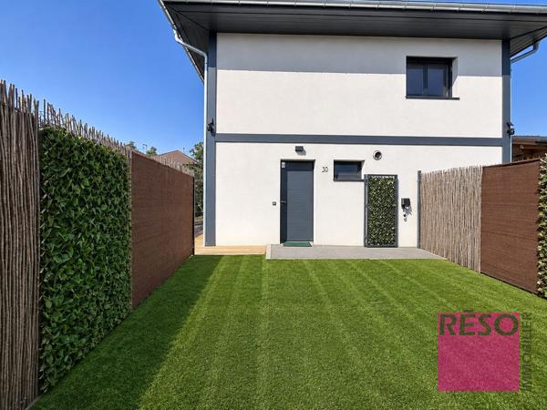 COUP DE CŒUR – MAISON AVEC PISCINE PRIVATIVE ET JARDIN
