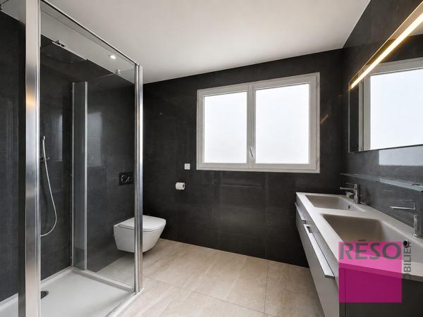 COUP DE CŒUR – MAISON AVEC PISCINE PRIVATIVE ET JARDIN