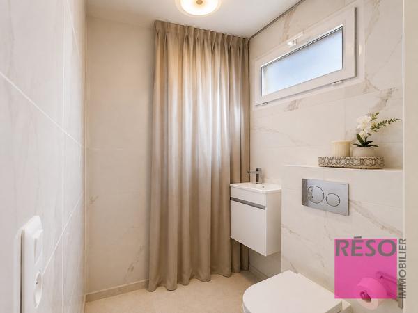 COUP DE CŒUR – MAISON AVEC PISCINE PRIVATIVE ET JARDIN