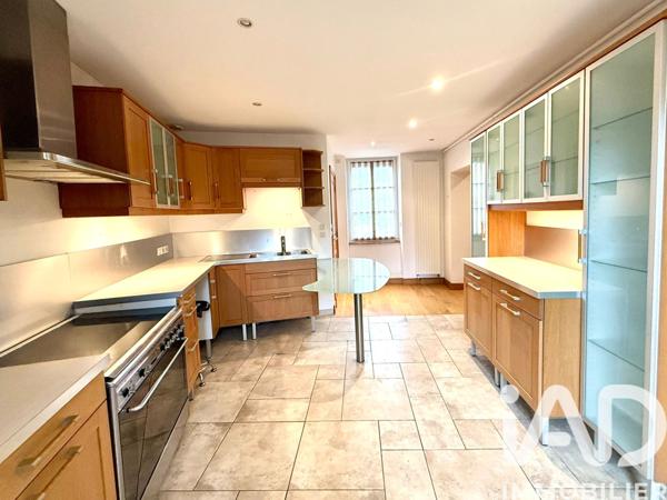 Maison à vendre 9 pièces 268 m² Bourg-en-Bresse
