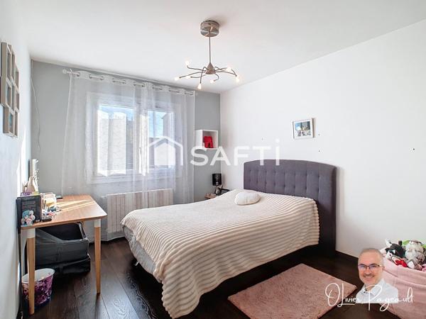 Maison de ville familiale avec terrasse et garage