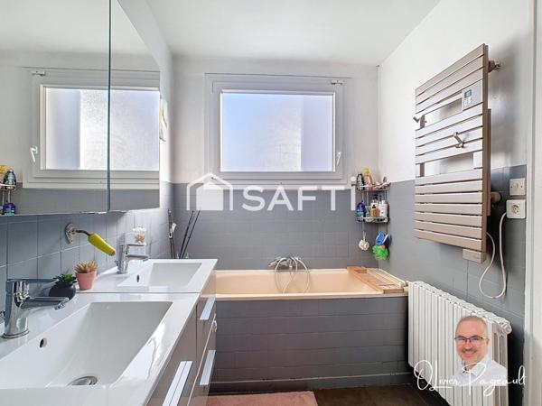 Maison de ville familiale avec terrasse et garage