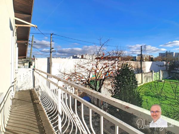 Maison de ville familiale avec terrasse et garage