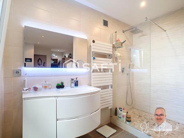 Maison de ville familiale avec terrasse et garage