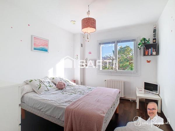 Maison de ville familiale avec terrasse et garage