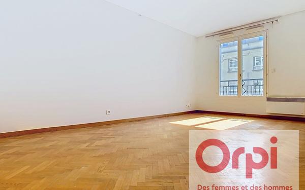 Appartement à vendre    2 pièces • 48,66 m2 Issy-les-Moulineaux