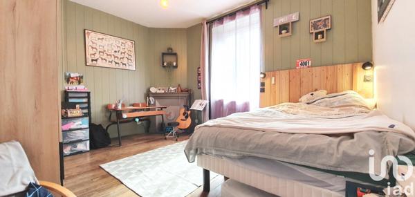 Maison à vendre 8 pièces 150 m² Saint-Germain-les-Vergnes