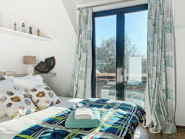 Saint-Briac: Maison d'architecte récente avec piscine, au calme