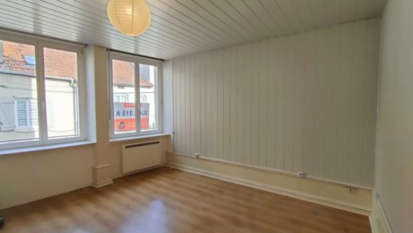 Appartement T1 LUMINEUX à louer nu ou meublé - à NEUFCHÂTEAU