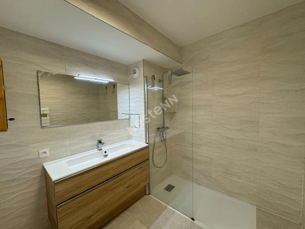 Appartement Puteaux 3 pièces de 64 m² avec parking