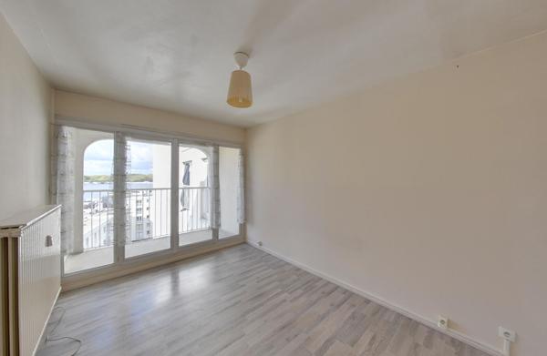 Vente exclusivité Appartement Thiais 4 pièces 75.43 m2 - cave - balcons