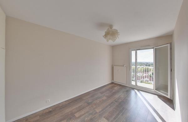 Vente exclusivité Appartement Thiais 4 pièces 75.43 m2 - cave - balcons