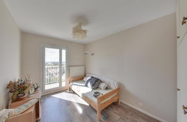 Vente exclusivité Appartement Thiais 4 pièces 75.43 m2 - cave - balcons