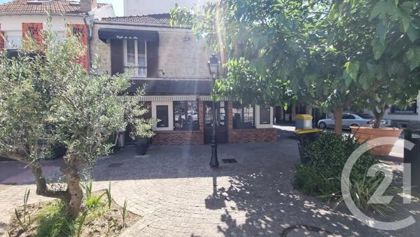 à vendre  241 m 2   ST MAUR DES FOSSES  - 94