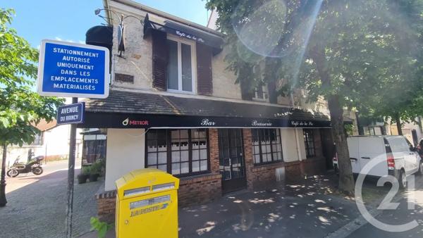 à vendre  241 m 2   ST MAUR DES FOSSES  - 94
