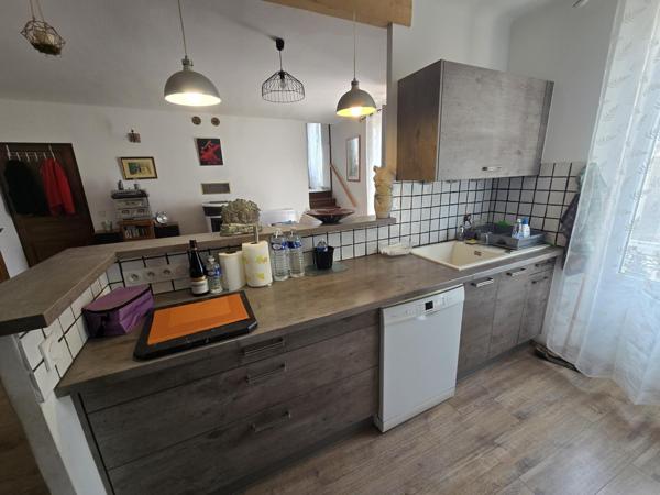 maison de village avec grand garage