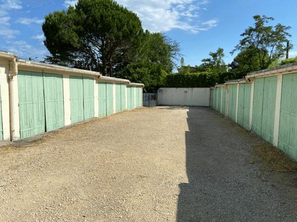 Location Parking - 271 CHEMIN DE BOURDILHAN Bagnols Sur Ceze 30200