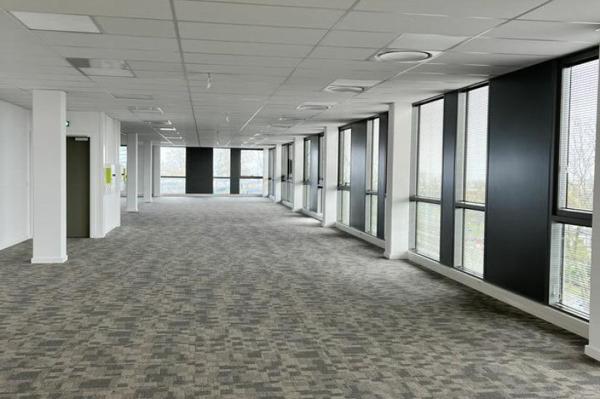 Location - BUREAUX 278 m 2