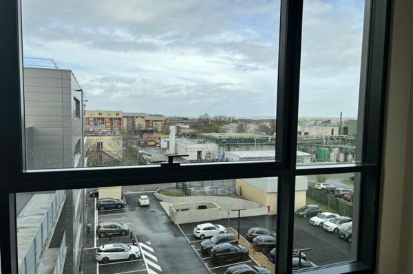 Location - BUREAUX 278 m 2
