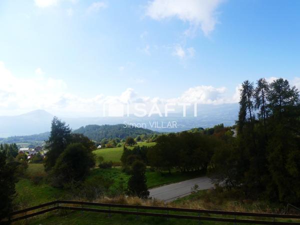 Studio très fonctionnel avec un balcon et une vue