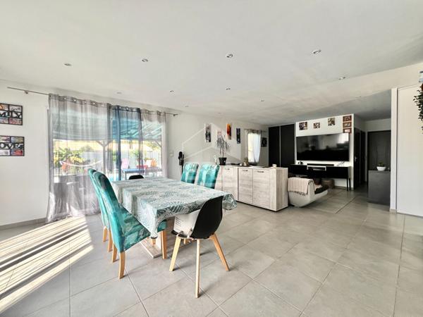 Maison Salles 126m² 4 chambres avec piscine sur 1032m² de terrain