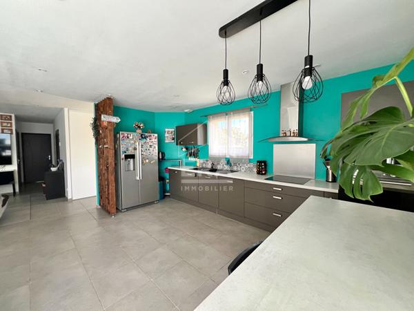 Maison Salles 126m² 4 chambres avec piscine sur 1032m² de terrain