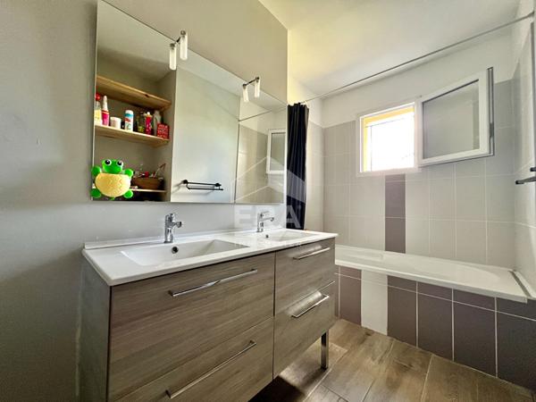 Maison Salles 126m² 4 chambres avec piscine sur 1032m² de terrain