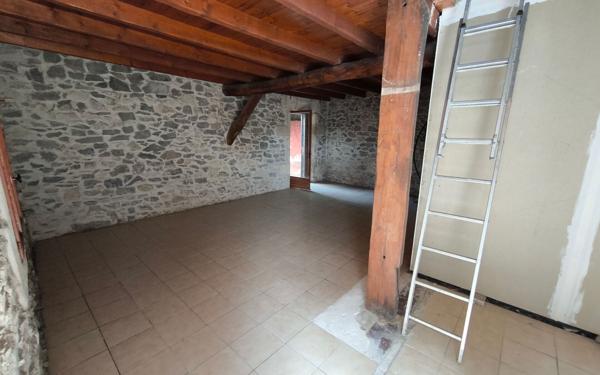 Immeuble à vendre    8 pièces • 124 m2 Nîmes