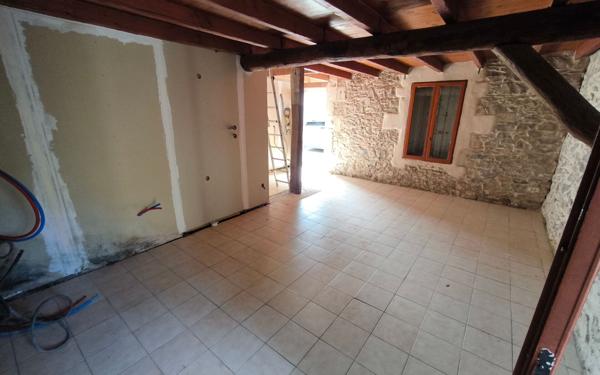 Immeuble à vendre    8 pièces • 124 m2 Nîmes