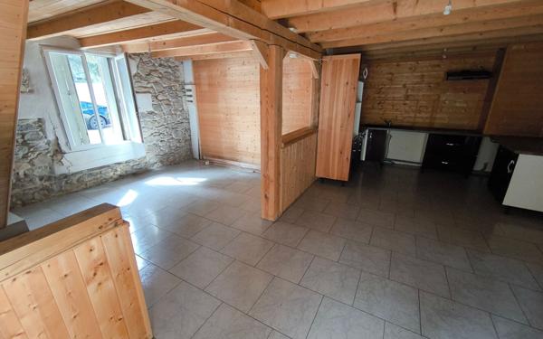 Immeuble à vendre    8 pièces • 124 m2 Nîmes