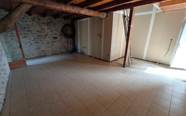 Immeuble à vendre    8 pièces • 124 m2 Nîmes
