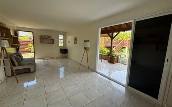 Maison à louer    3 pièces •  Saint-François