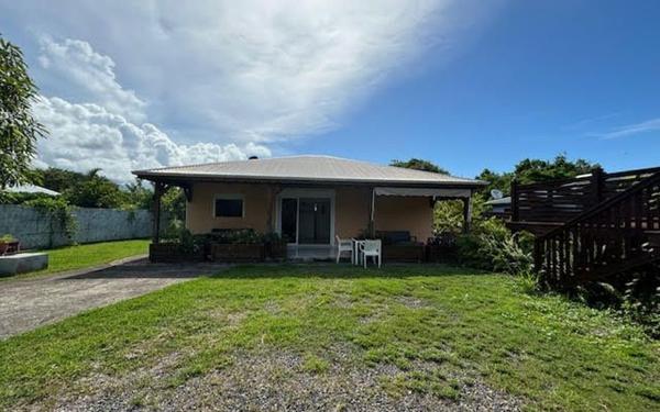 Maison à louer    3 pièces •  Saint-François