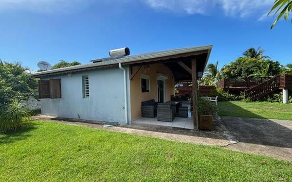 Maison à louer    3 pièces •  Saint-François