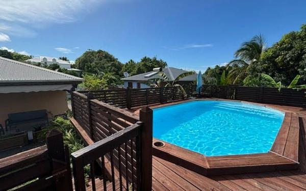 Maison à louer    3 pièces •  Saint-François