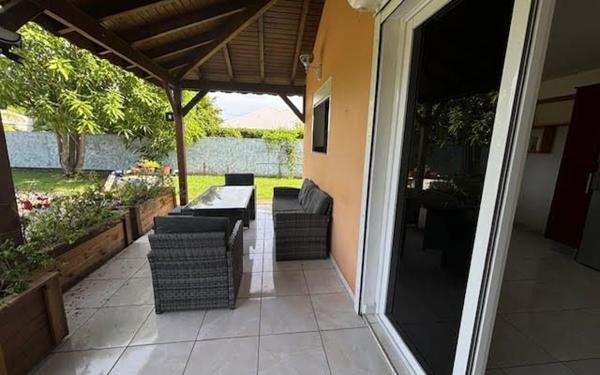 Maison à louer    3 pièces •  Saint-François