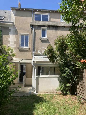 86100 CHATELLERAULT Découvrez cette charmante maison de ville située au coeur de Châtellerault