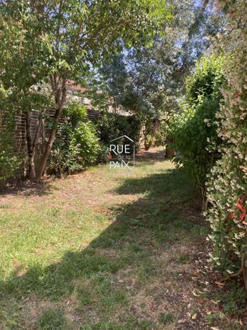 86100 CHATELLERAULT Découvrez cette charmante maison de ville située au coeur de Châtellerault