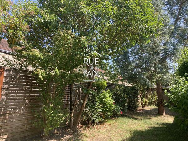 86100 CHATELLERAULT Découvrez cette charmante maison de ville située au coeur de Châtellerault