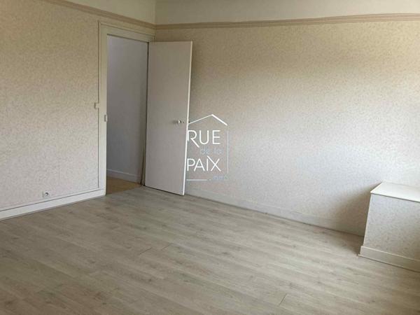 86100 CHATELLERAULT Découvrez cette charmante maison de ville située au coeur de Châtellerault