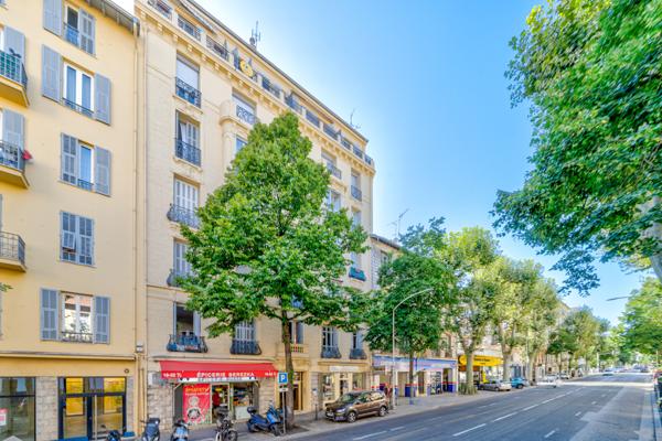 Nice (06000) Charmant 3 pièces (Vue jardin)