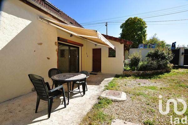 Maison à vendre 6 pièces 150 m² Saint-Martin-de-Bossenay