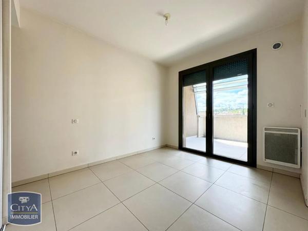 Appartement à louer 4 pièces 96.16m² Nîmes (30900)