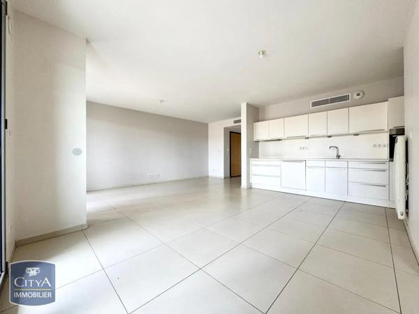 Appartement à louer 4 pièces 96.16m² Nîmes (30900)